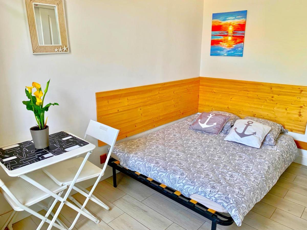 Blue Summer Vibes Mini Studio For Two, Ac, Parking, Beach At 50M, Spa Access -2 Λα Σιοτά Εξωτερικό φωτογραφία